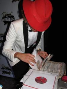 557872_10200125490112849_929357500_n