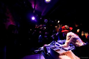 574755_271126199686796_2142507165_n