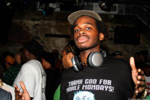 481007_445881425464587_1884870021_n