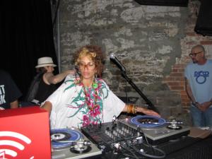 941667_10200458717883335_1885332177_n