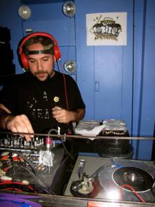 530330_10201676143598217_982172851_n