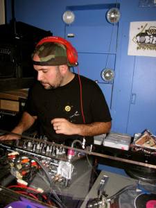 535013_10201676146078279_1456320918_n