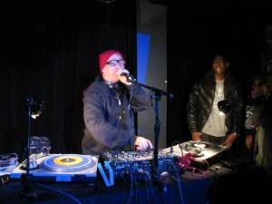 559854_10201851119652509_1644496905_n