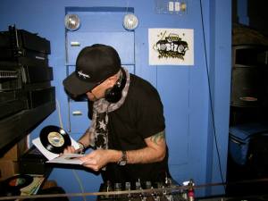 576652_10201851064691135_2023718038_n