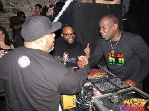 1526684_10202036045155531_515745906_n