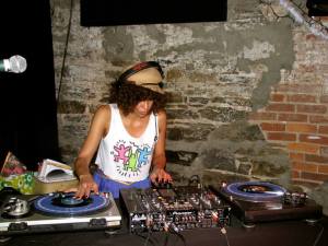 1557468_10202036130157656_1468286581_n-2